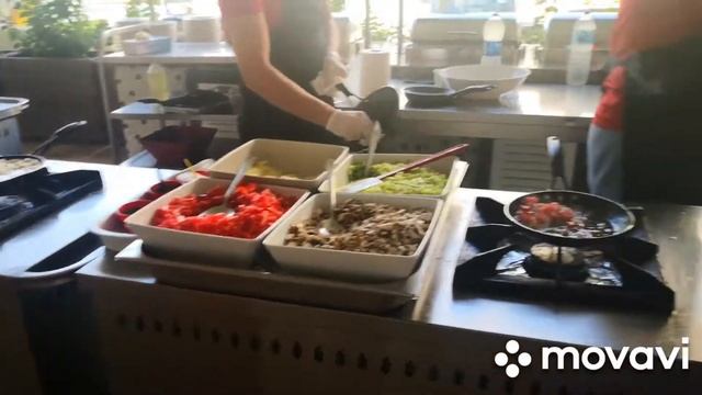 Приготовление завтрака в DREAM WORLD PALACE смотреть онлайн