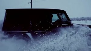 ГЕЛЕНДВАГЕН ПОД МУЗЫКУ  В  СНЕГУ😎😎😎!!!