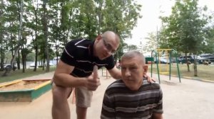 Тесак читает рэп