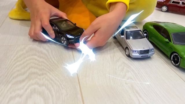 Марк ищет красные, синие, зеленые и желтые машины. смотреть онлайн