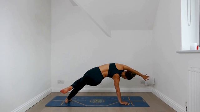 УТРЕННИЙ ПОТОК ЙОГИ ВИНЬЯСА 15 МИНУТ смотреть онлайн