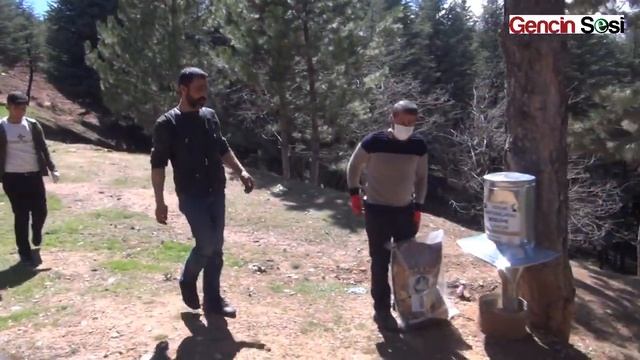 Genç İçin Bir Saat BİNGÖL-GENÇ Onur TUNA ve Rabia ÖZTÜRK ün sokak hayvanları İçin Gönderdiği mamala смотреть онлайн