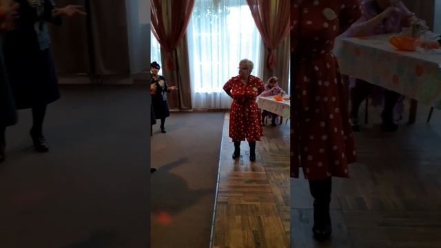 ПЕСНЯ БУКЕТ В ИСПОЛНЕНИИ КИРИЛЛА СЕЛИФАНОВА В КЛУБЕ ЭДЕЛЬВЕЙС ЦКИ ЭЛЕКТРОУГЛИ! смотреть онлайн