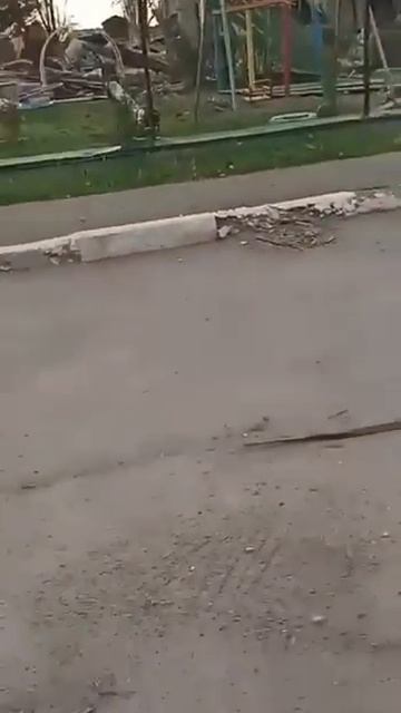 Отнятое детство. Украинская девочка Маша увидела свой разрушенный садик. смотреть онлайн