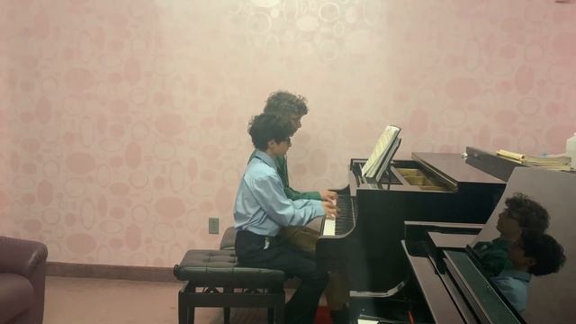 Hungarian Dance No.5 (piano duet) смотреть онлайн