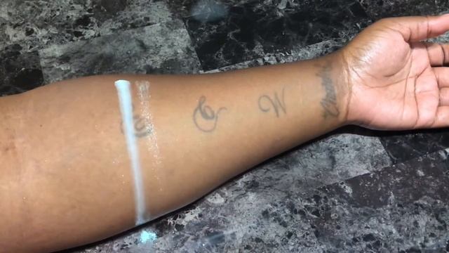 Huda Beauty ‘Mint’ Pastel Obsessions Eyeshadow Palette  - LIVE SWATCHES | WOC