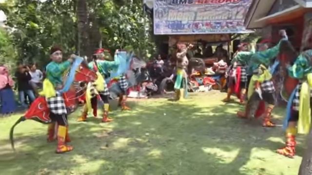 Pose Prajuritan Dan Janturan Ebeg Mega Buana 12 Di Beber Tritih Lor Cilacap смотреть онлайн