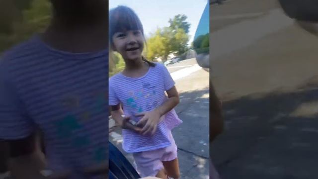 Розовый день Евы! Поехали в приют для животных и взяли котёнка!? У Евы поднялась температура?😢