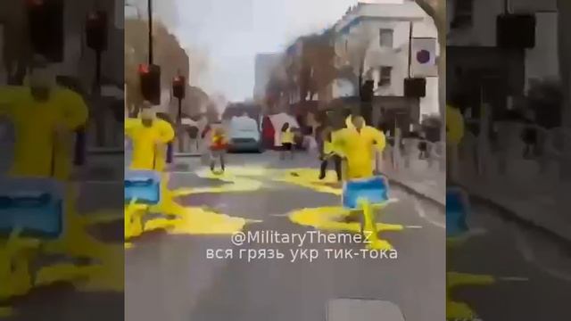 Вот она вся сущность хохлов - готовы засрать гейропейские улицы своей желчью ради непонятного хайпа смотреть онлайн