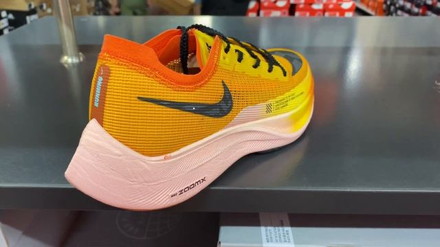 Nike ZoomX Vaporfly NEXT% 2 Ekiden Men’s Shoes (University Gold/Pollen/Orange/Black) SKU: DO2408-73 смотреть онлайн