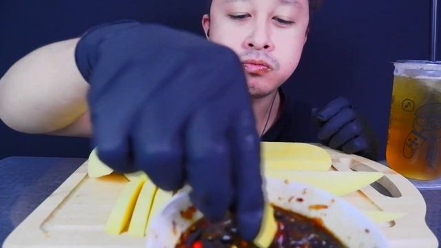 ASMR | SOUR MANGO WITH SPICY DIP (EATING SOUNDS) NO TALKING | TAE ASMR смотреть онлайн