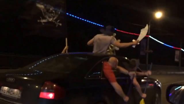 Пираты на колесах.Pirates on wheels.Уличные пираты.Street pirates. смотреть онлайн