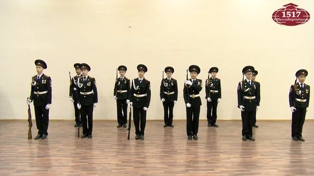 Строевое дефиле с оружием смотреть онлайн