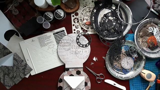 Альбом в форме часов смотреть онлайн
