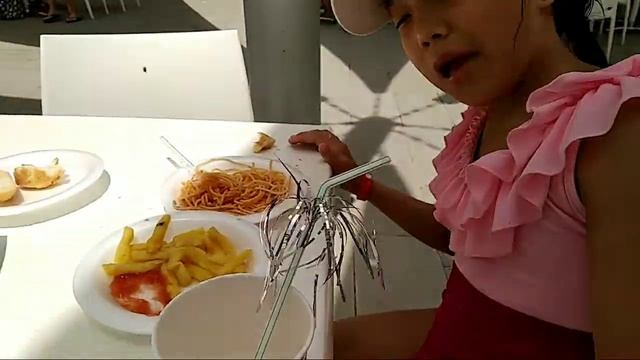 Family vacation in Raymar Hotel, Turkey смотреть онлайн