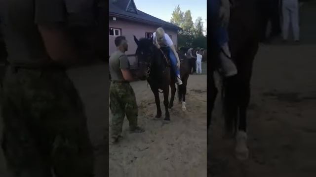 Тренировки Оли Долгошеевой в Конном клубе «История» смотреть онлайн