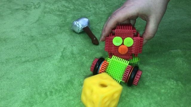 Квадратыч и битва за сыр с мышами Игольчатый конструктор Сыр и мыши Квадратыч нашел сыр Спор Сквиши смотреть онлайн