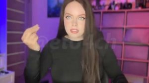 МЕЛСТРОЙ ЗАДОНАТИЛ СТРИМЕРШЕ 300к, что бы она ПОКАЗАЛА ГРУДЬ