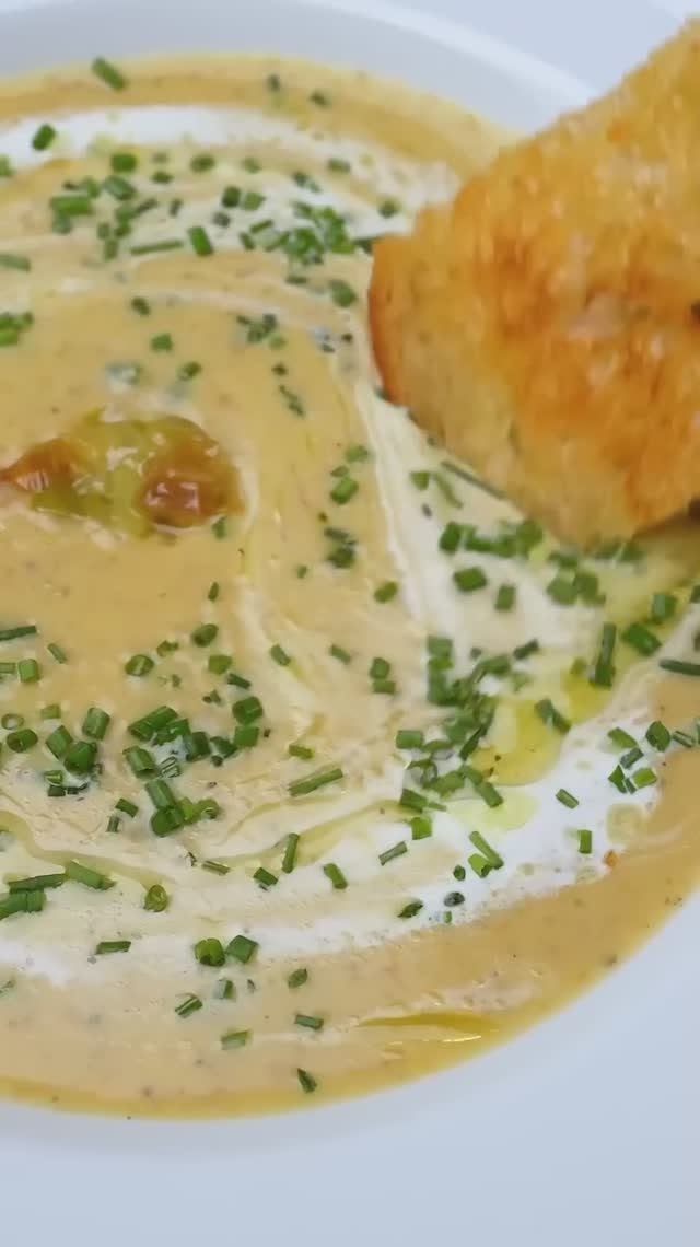 Картофельный суп с луком-пореем: нежнее нежного! 🥔🧅🥣