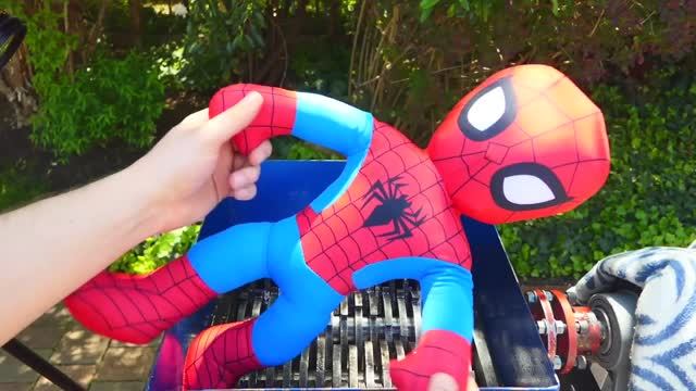 ЧЕЛОВЕК-ПАУК ПРОТИВ БЫСТРОГО ИЗМЕЛЬЧИТЕЛЯ! смотреть онлайн