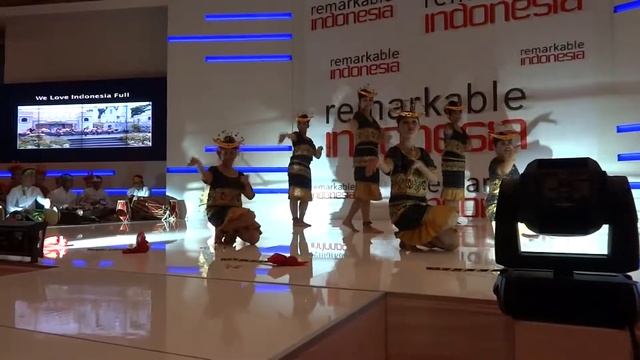 Peje Club - Tari Lontar (Mustermesse Basel 2013) смотреть онлайн
