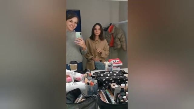 Женя Медведева с визажистом смотреть онлайн