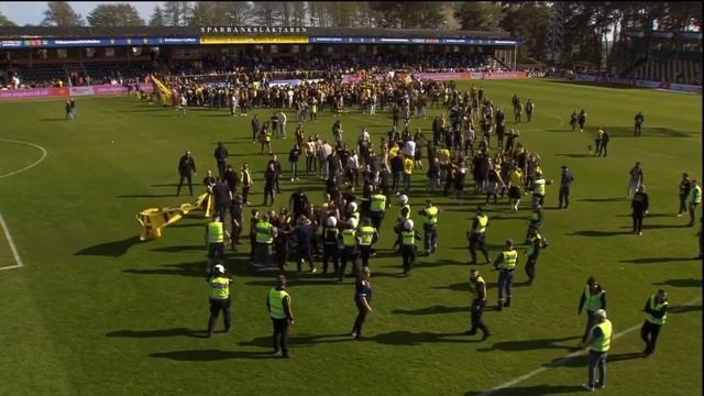 Skandalscener i svenska cupen finalen Mjällby fansen börja slåss смотреть онлайн