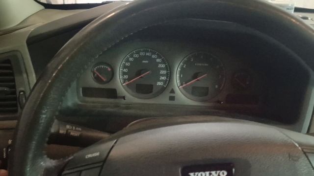 Volvo s60. Троит и отказывает панель приборов смотреть онлайн