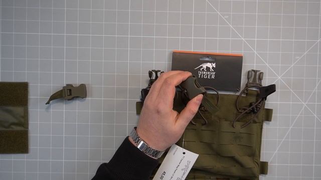 Unboxing: TT Carrier Mag Panel LC M4 смотреть онлайн