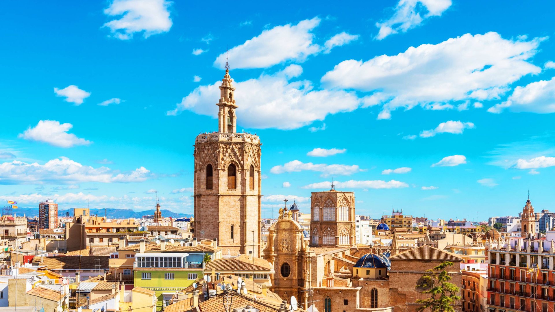 Валенсия, Испания. Пешая экскурсия 4K-HDR смотреть онлайн