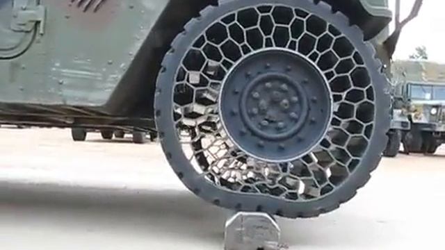 У этой машины колеса без железных дисков смотреть онлайн