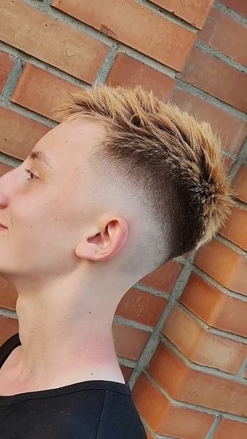 Long Crop стрижка с обецвечивание тонирование волоса. #барбершоп #барберинг #красота #окрашивание