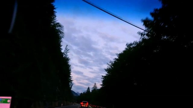 Бросаю коров и уезжаю (1) смотреть онлайн