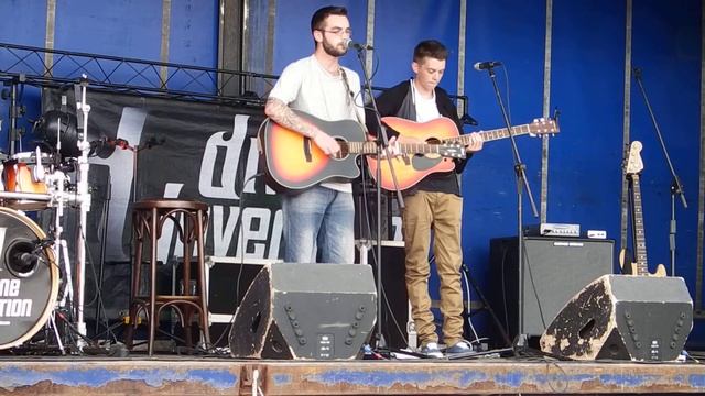 Chris and Andrew Berry ~ Can't Help Falling In Love With You/ Let Her Go смотреть онлайн