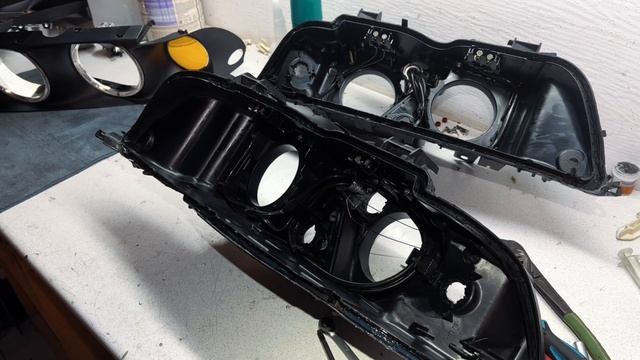 BMW E39 Touring: ремонт фар и установка BiLED линз