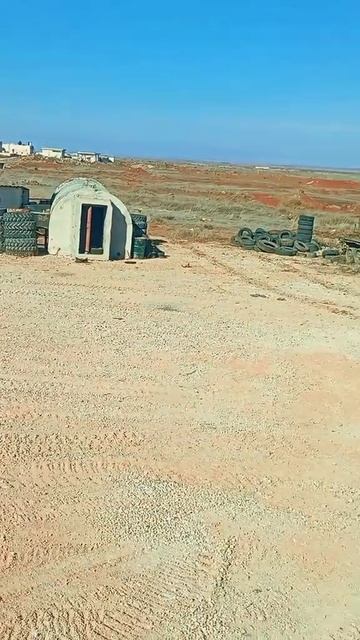 Брошенные сирийские базы хранения с военной техникой. 16 февраля 2025 г. смотреть онлайн