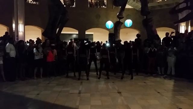 Dangerous Curves @ Fernbank! смотреть онлайн