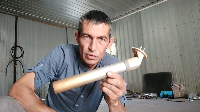 Мерседес 190  W124. Датчик уровня топлива.