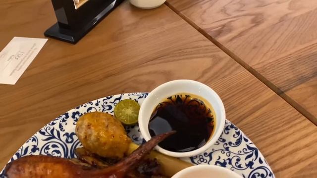 SINGAPORE 🇸🇬 Foodie: A la Carte Lunch Buffet COVID 19 Series @ GINGER смотреть онлайн