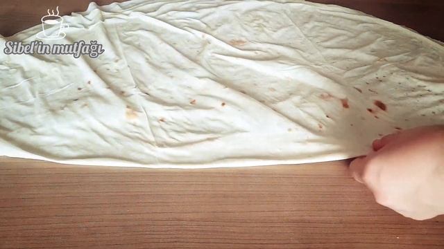 PİŞMESİYLE BİTMESİ BİR OLDU 🥰 KIYMALI PATATESLİ BÖREK TARİFİ (Hazır Yufkadan) смотреть онлайн