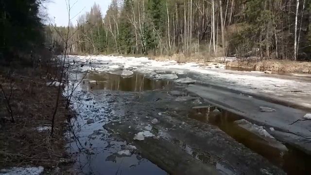 Ледоход на речке Карапчанка смотреть онлайн