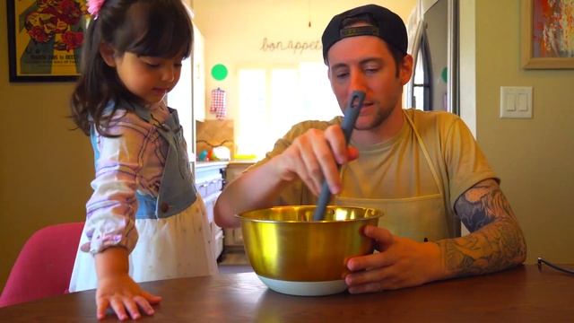 Cookin with Zaina - Fudge Walnut Brownies смотреть онлайн