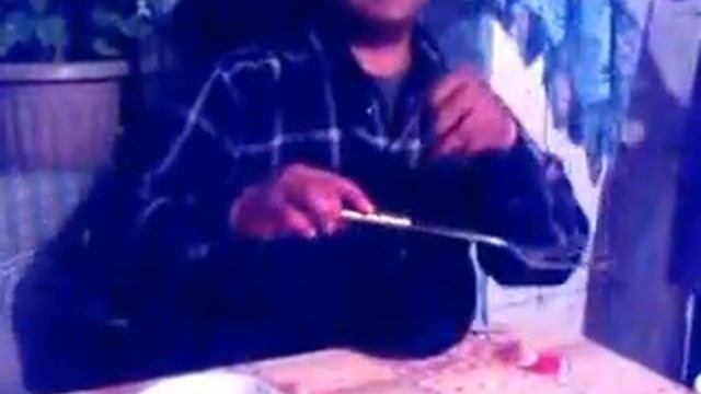 красиво играет на Танбур смотреть онлайн