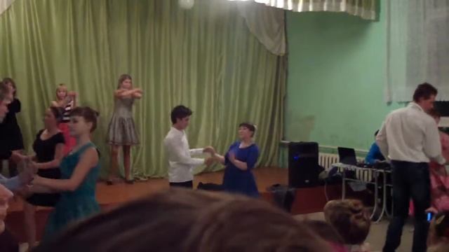 Осенний бал 2014 (9б класс) смотреть онлайн