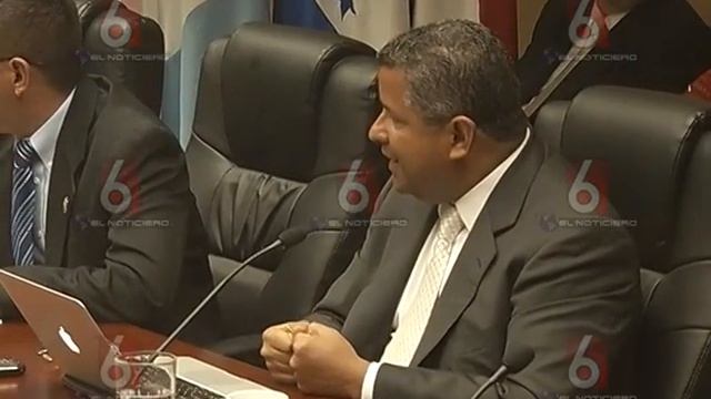 Ex Presidente Francisco Flores acude a Asamblea para hablar del caso de 10 millones @paola_alemanTC смотреть онлайн