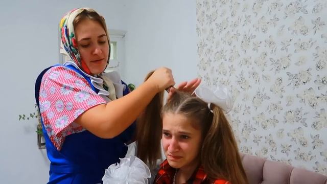 24 ore MIRIAM TRĂIEȘTE cu o MĂTUȘĂ CIUDATĂ смотреть онлайн