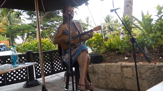 Lahela performing City Lights at Sushi Yuzu - September 26, 2013 смотреть онлайн