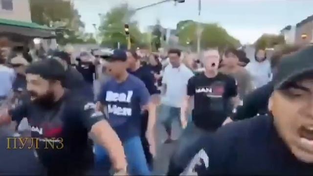 Хака против гей-парада. В новозеландском Окленде прихожане христианской церкви вышли на улицу смотреть онлайн