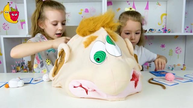 Челлендж! Достань гадость из Фреди. Детский канал Полина Малина и Юлиана Банана смотреть онлайн
