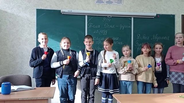 Гра на діатонічних дзвіночках смотреть онлайн